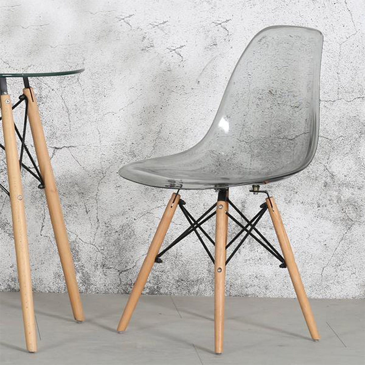 Silla Eames transparente Humo