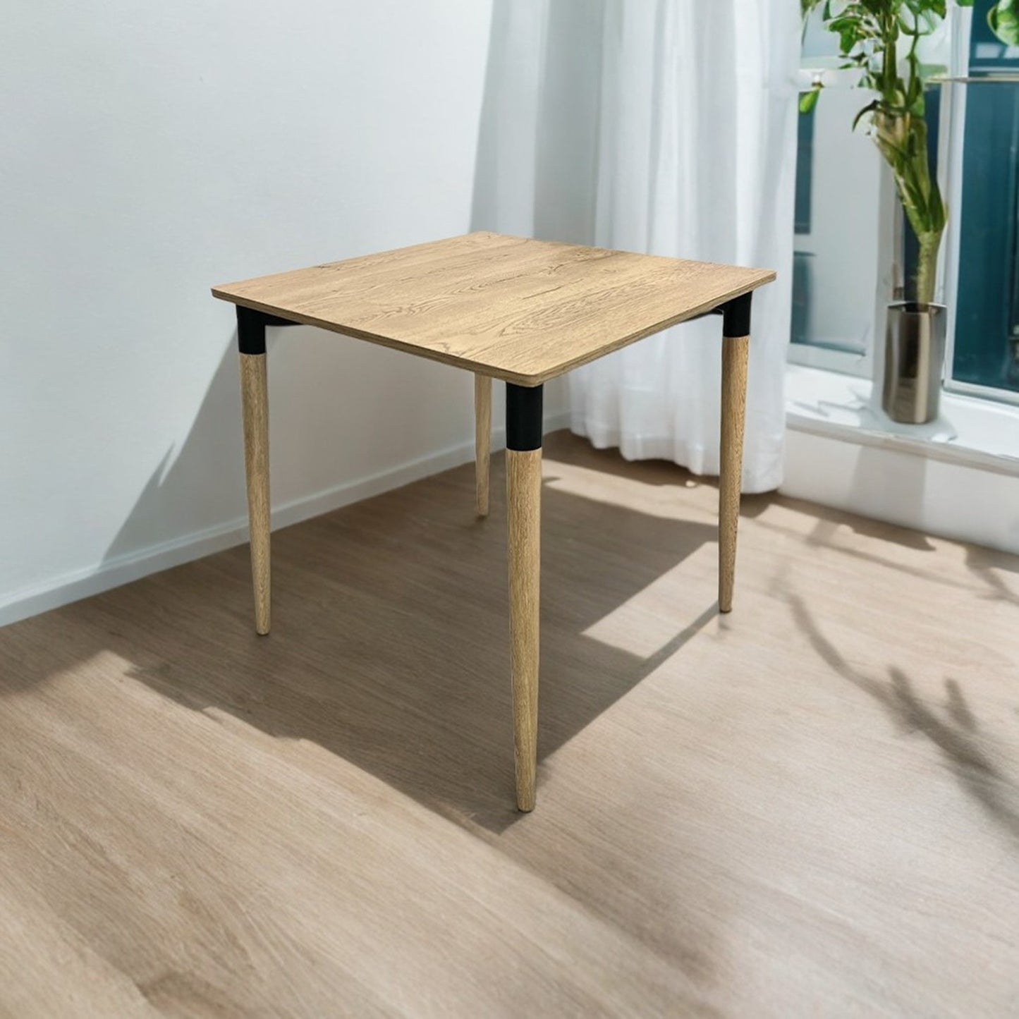 Mesa de Comedor Basic cuadrado madera