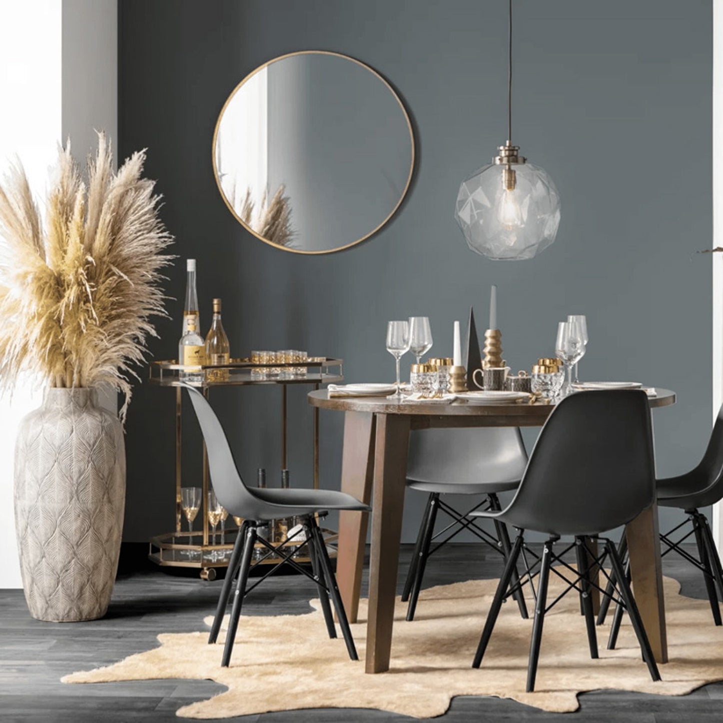 Silla Eames Patas Negra Gris