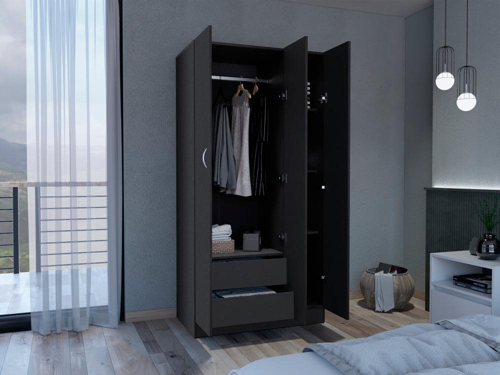 Closet Omayra Wengue