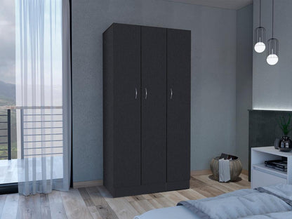 Closet Omayra Wengue