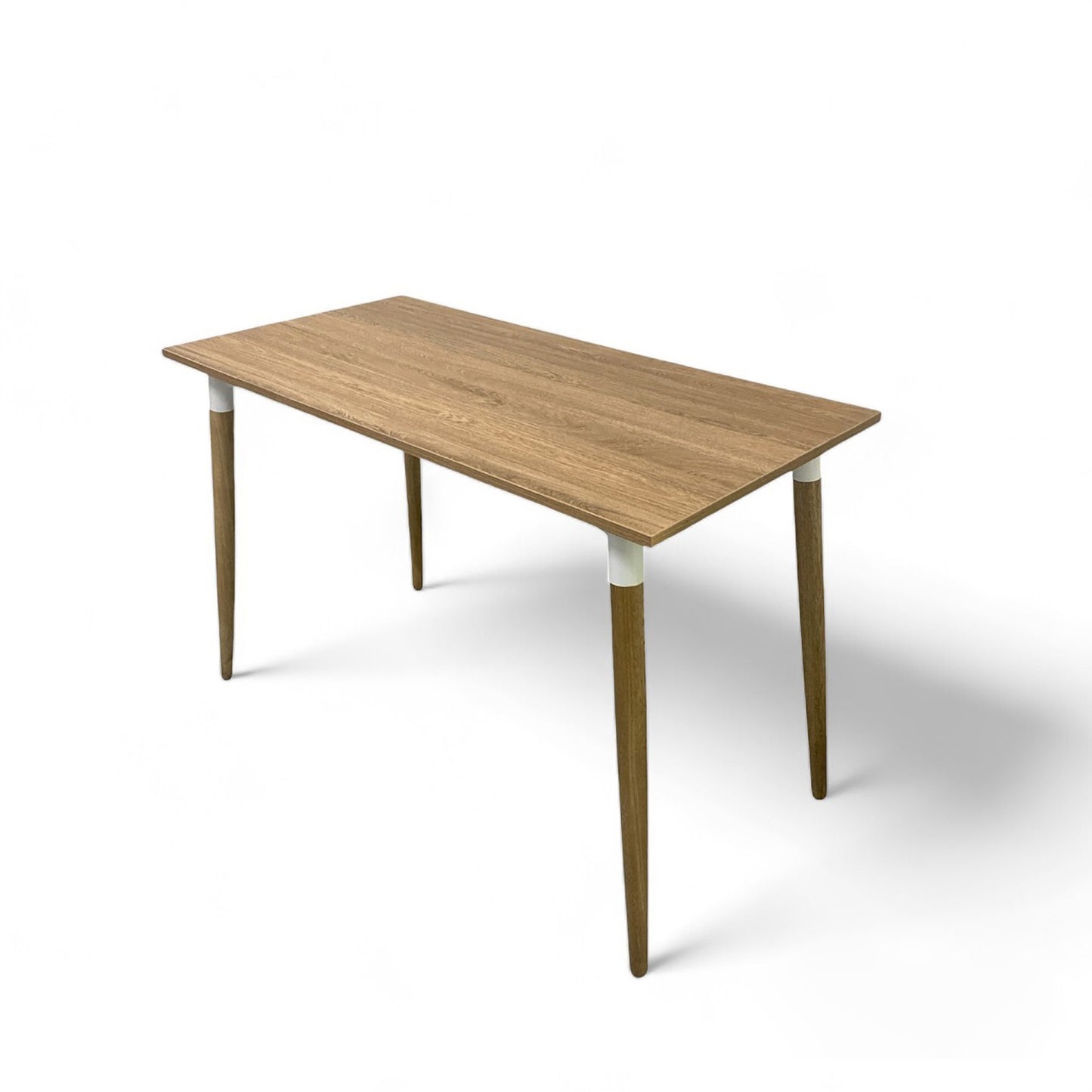 Juego de Comedor Premium Kano con 4 Sillas Eames botones café