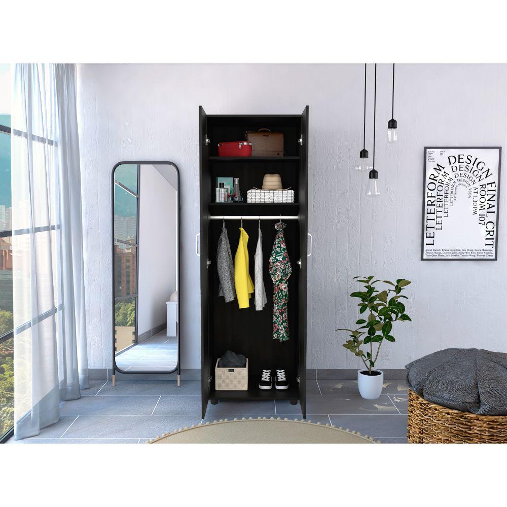 Closet Feroni Wengue