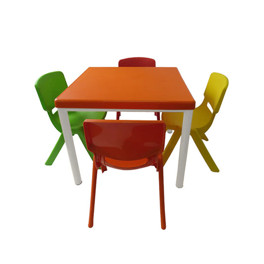 Mesa Infantil Andy naranja con 4 Sillas Andy multicolor